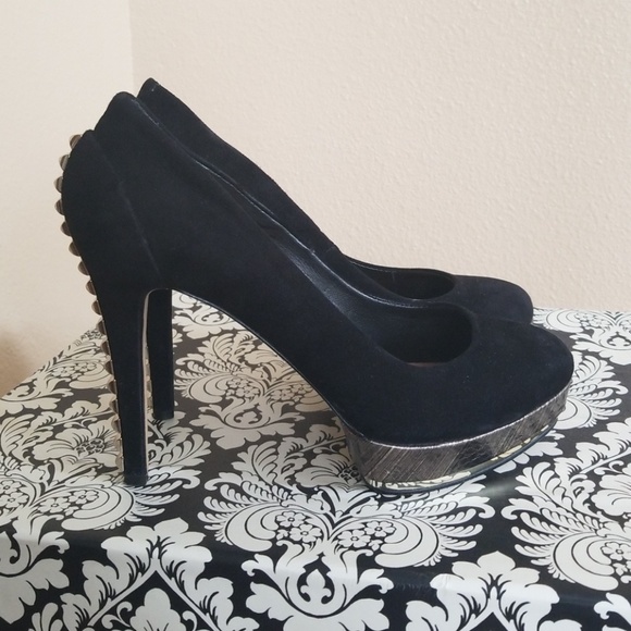 Vince Camuto Shoes - **FLASH SALE** Beautiful Vince Camuto Heels